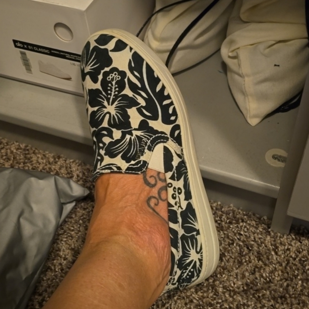 Prada hawaiian 🌺 floral slip ons 7 - Picture 13 of 13
